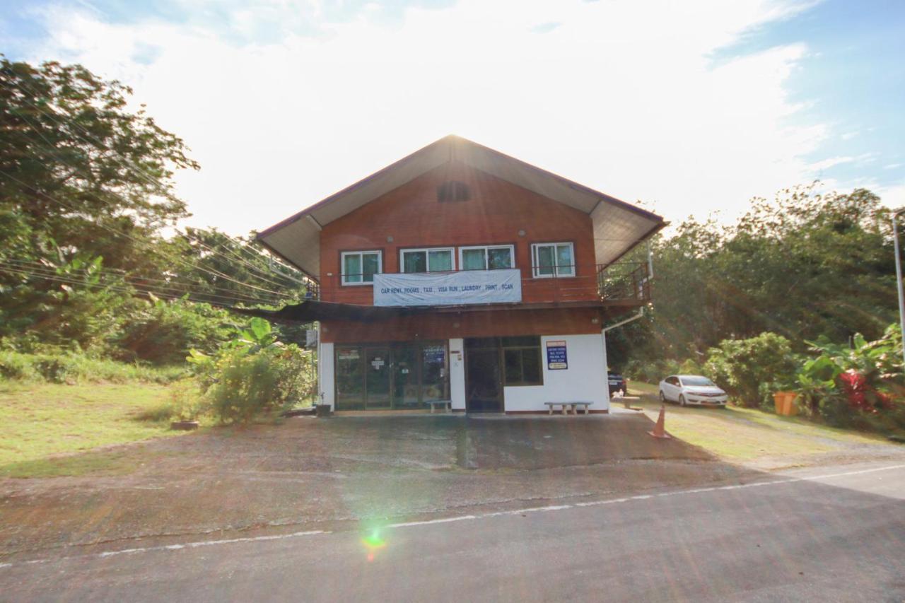 Oyo 75373 Chamil House Hotel Nai Harn Exterior photo